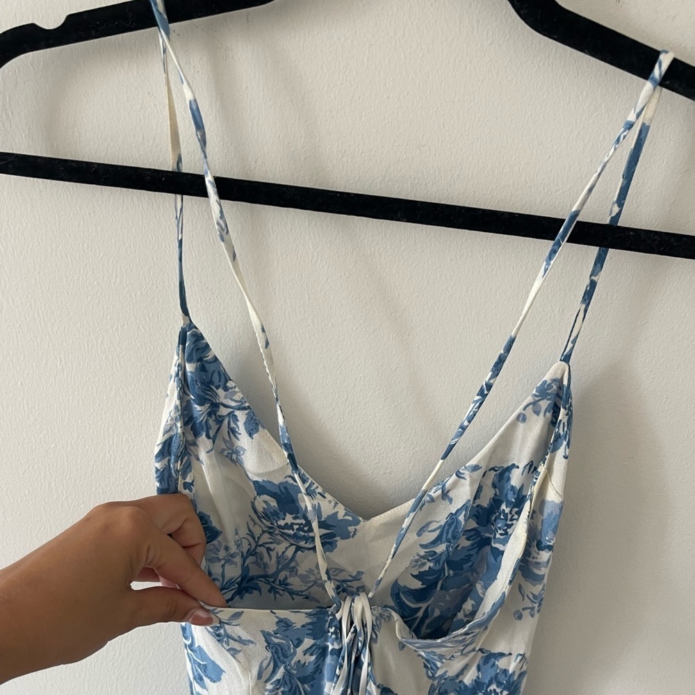 Reformation Floral Blue and White Dress - Picture 5 of 9